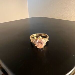 Elegant Gold and Pink Stone Ring (costume jewelry) sz 7